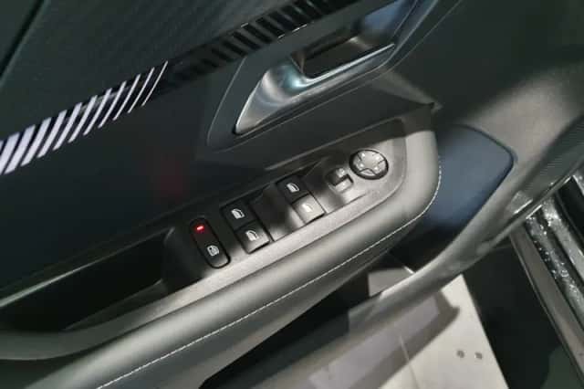Peugeot 208 (2024) thumbnail 6