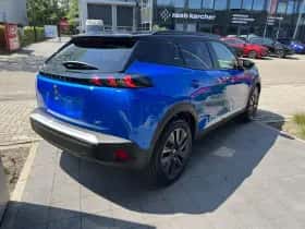 Peugeot e-2008 (2023) thumbnail 4