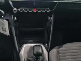 Peugeot 2008 (2021) thumbnail 16