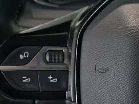 Peugeot 2008 (2021) thumbnail 23