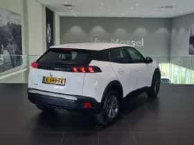 Peugeot 2008 (2021) thumbnail 5
