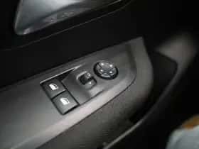 Peugeot e-208 (2022) thumbnail 22