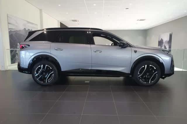 Peugeot E-5008 (2025) thumbnail 3