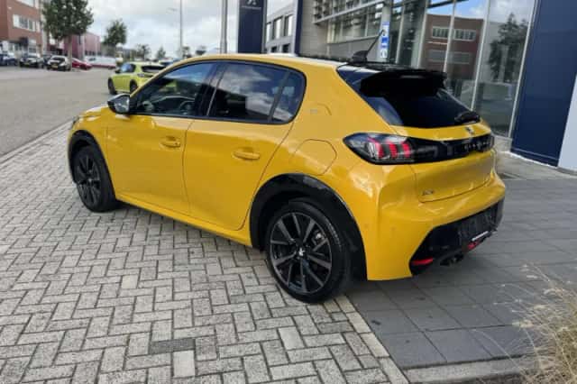 Peugeot 208 (2021) thumbnail 3