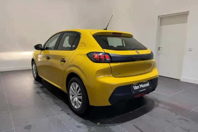 Peugeot 208 (2022) thumbnail 6