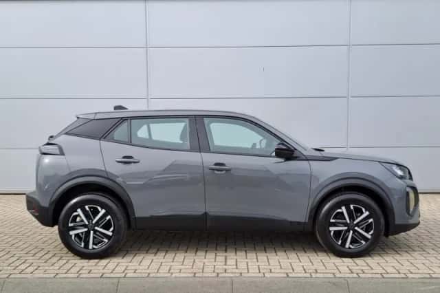 Peugeot 2008 (2024) thumbnail 4