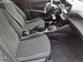 Peugeot 2008 (2024) thumbnail 9