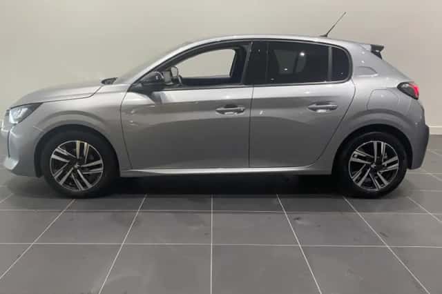 Peugeot 208 (2022) thumbnail 2