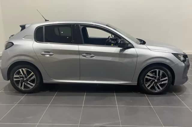 Peugeot 208 (2022) thumbnail 3
