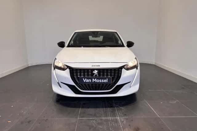 Peugeot 208 (2023) thumbnail 3