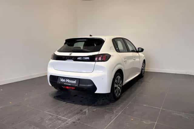 Peugeot 208 (2023) thumbnail 5