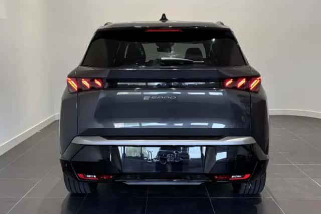 Peugeot E-5008 (2024) thumbnail 6