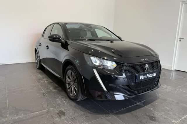 Peugeot e-208 (2023) thumbnail 3