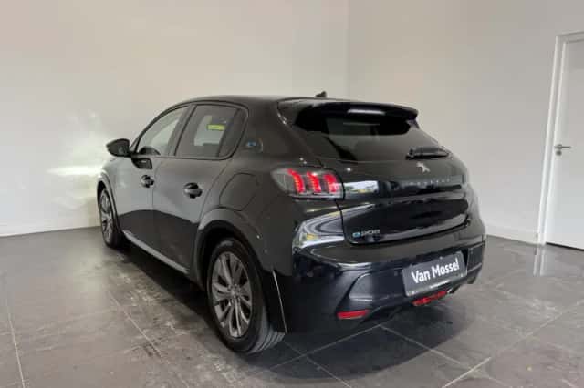 Peugeot e-208 (2023) thumbnail 6