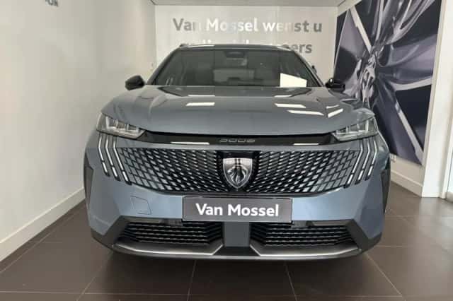 Peugeot 5008 (2025) thumbnail 2