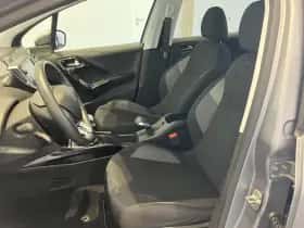 Peugeot 2008 (2019) thumbnail 14