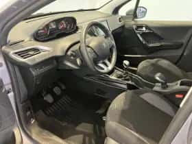 Peugeot 2008 (2019) thumbnail 15
