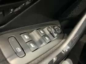 Peugeot 2008 (2019) thumbnail 16