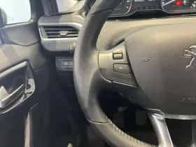 Peugeot 2008 (2019) thumbnail 18
