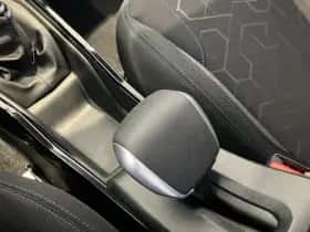 Peugeot 2008 (2019) thumbnail 23