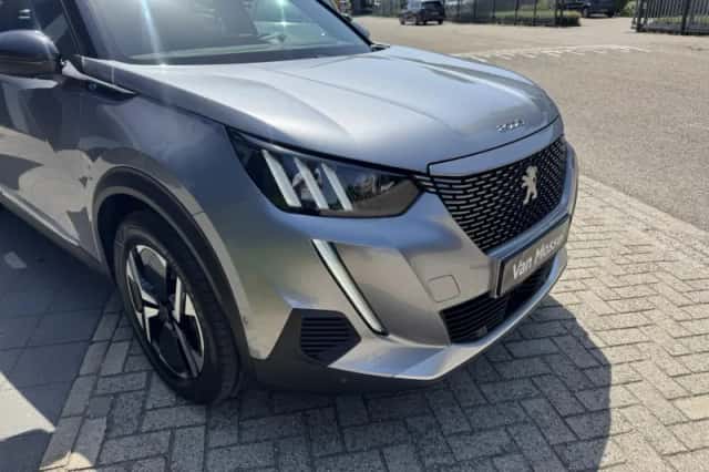 Peugeot e-2008 (2023) thumbnail 6