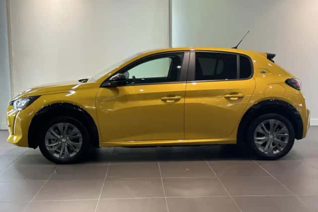 Peugeot e-208 (2023) thumbnail 3