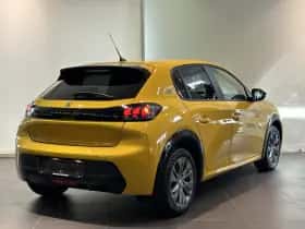 Peugeot e-208 (2023) thumbnail 4