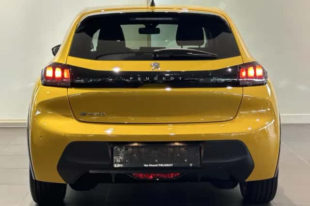 Peugeot e-208 (2023) thumbnail 5