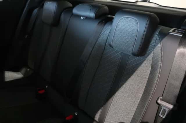 Peugeot 2008 (2024) thumbnail 4