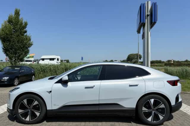 Polestar 4 (2025) thumbnail 2
