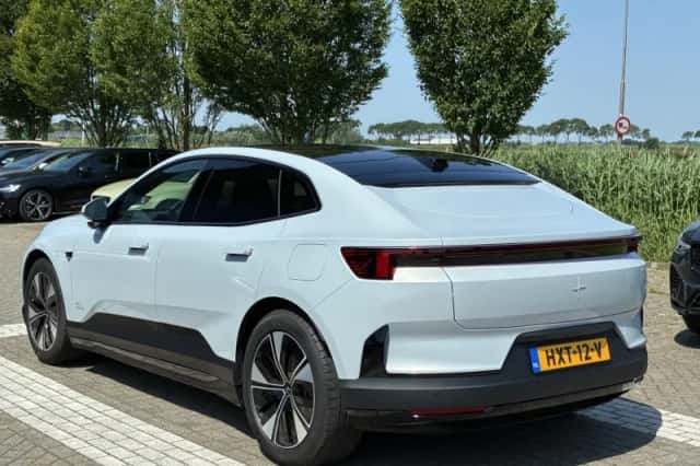 Polestar 4 (2025) thumbnail 3