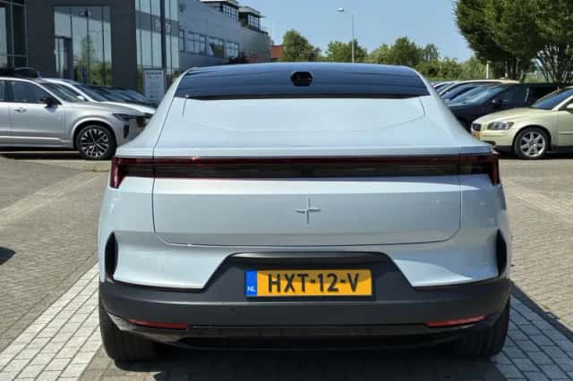 Polestar 4 (2025) thumbnail 4