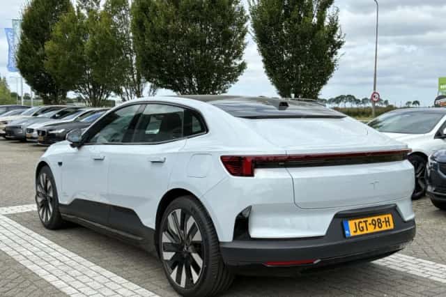 Polestar 4 (2025) thumbnail 4