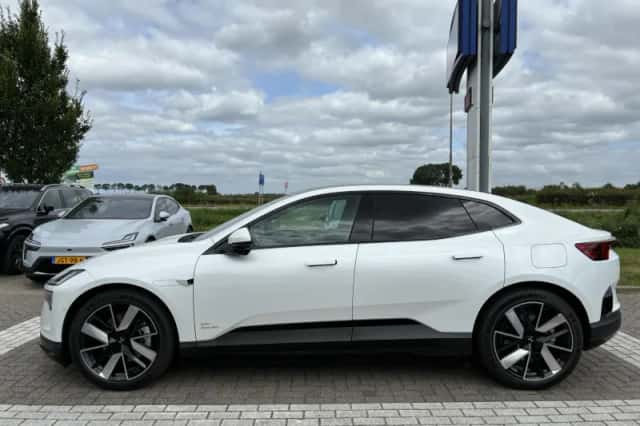 Polestar 4 (2025) thumbnail 3