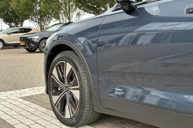 Polestar 2 (2023) thumbnail 4