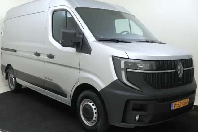 Renault Master (2024) thumbnail 2