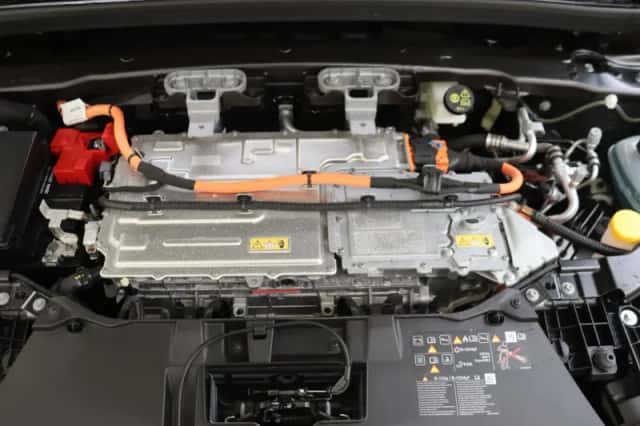 Renault Mégane E-Tech (2025) thumbnail 5