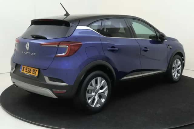 Renault Captur (2020) thumbnail 4
