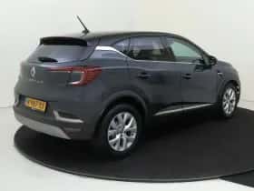 Renault Captur (2022) thumbnail 4