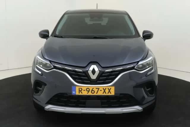 Renault Captur (2022) thumbnail 6