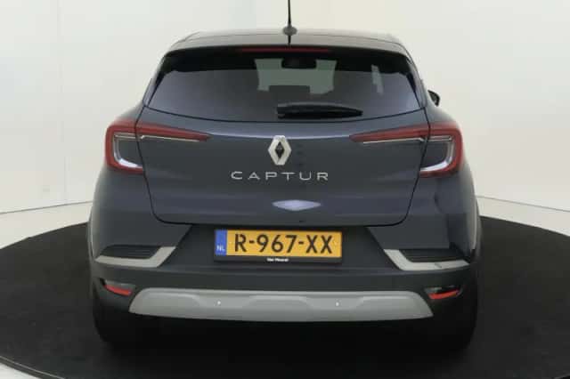 Renault Captur (2022) thumbnail 7