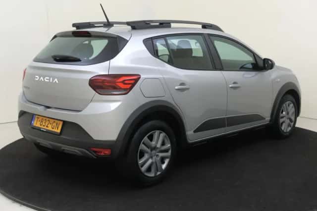 Dacia Sandero Stepway (2023) thumbnail 4