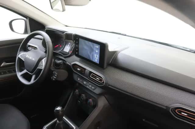 Dacia Sandero Stepway (2023) thumbnail 5