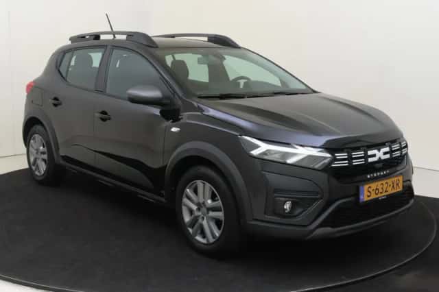 Dacia Sandero Stepway (2023) thumbnail 2