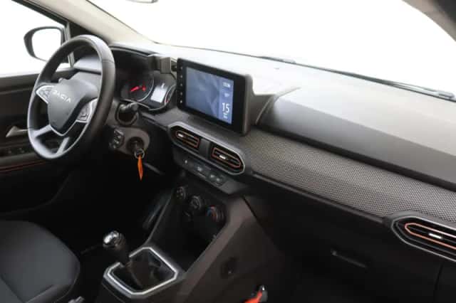 Dacia Sandero Stepway (2023) thumbnail 5