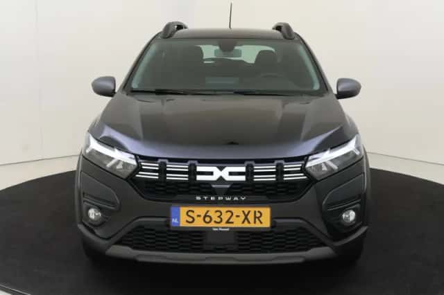 Dacia Sandero Stepway (2023) thumbnail 6