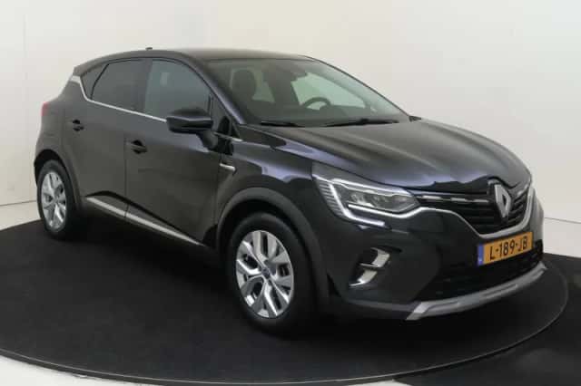 Renault Captur (2021) thumbnail 2