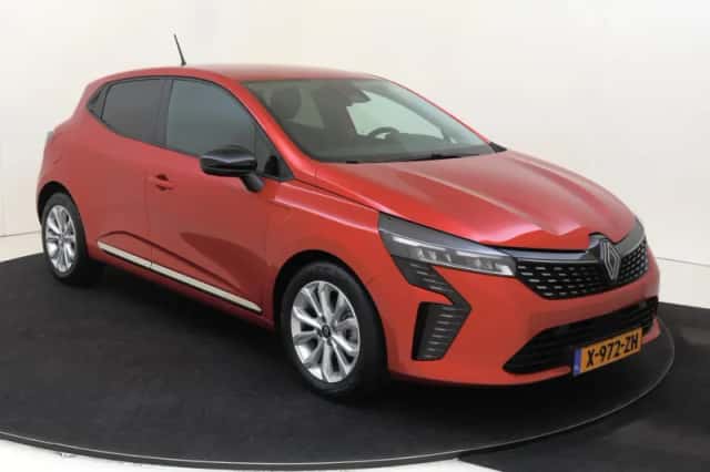 Renault Clio (2024) thumbnail 2