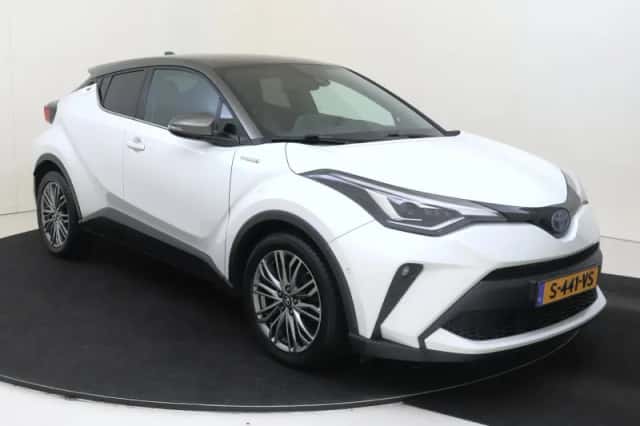 Toyota C-HR (2021) thumbnail 2