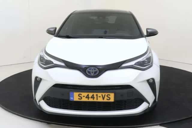 Toyota C-HR (2021) thumbnail 6